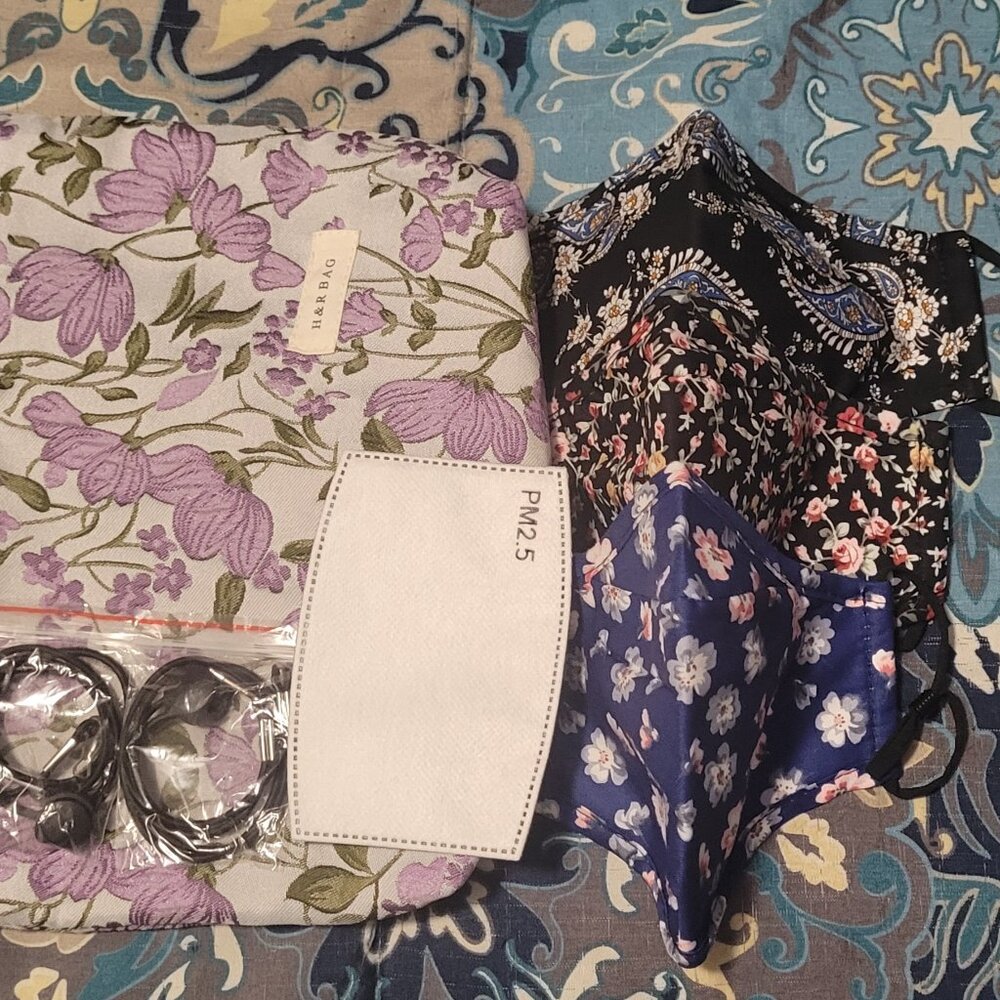 Brand NEW! 3 Cloth Facemasks & Large Cosmetic Bag